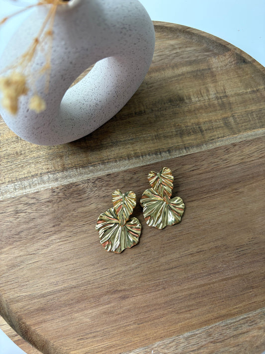 Boucle d’oreille feuille ondulée